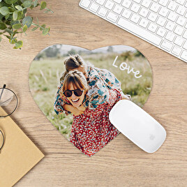 Heart-shaped mouse pad