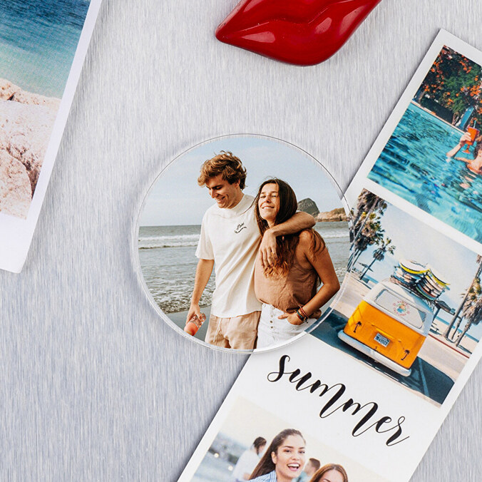 Round acrylic magnet