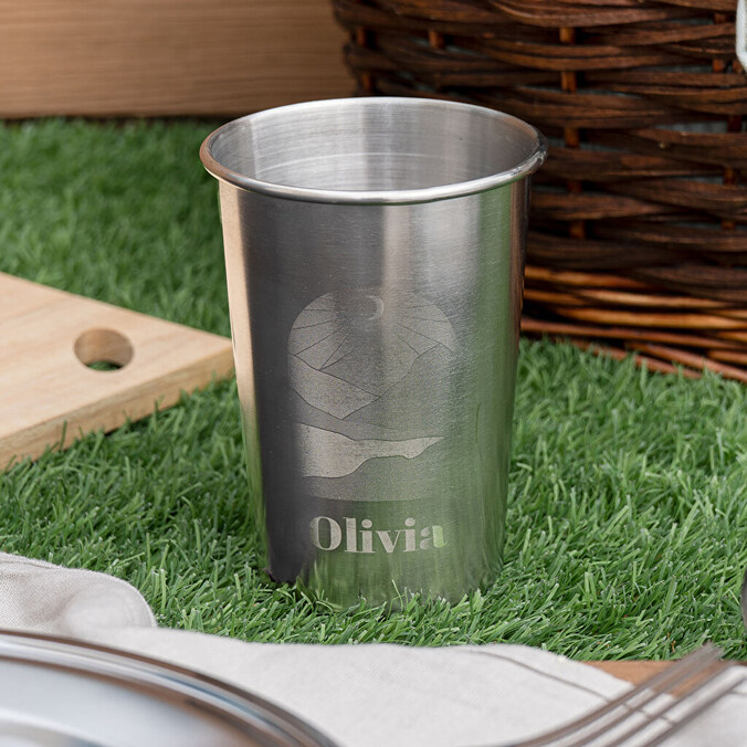 Glas av rostfritt stål med gravyr