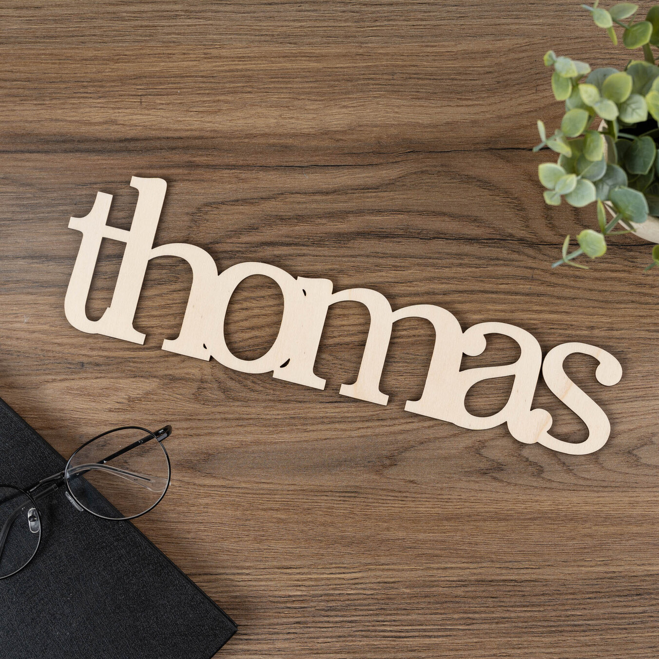 Nombres personalizados en madera