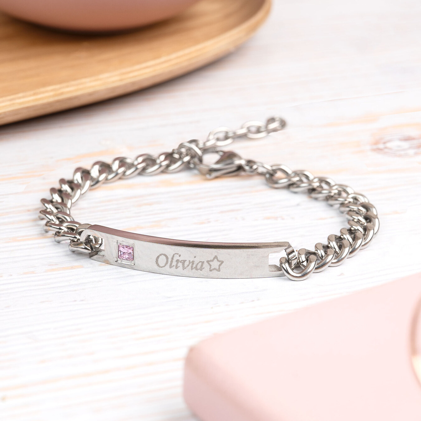 Damesarmband met gravure