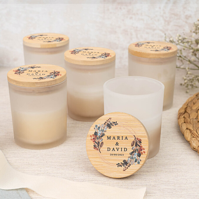Personalised scented candle with wooden lid