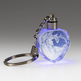 Llavero de cristal corazón con luz