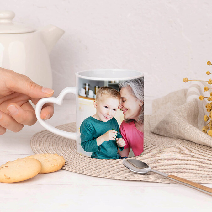 Personalisierte Tasse mit Herzgriff