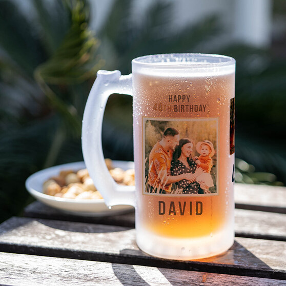 Nada mejor que una cerveza en una jarra personalizada y bien fría