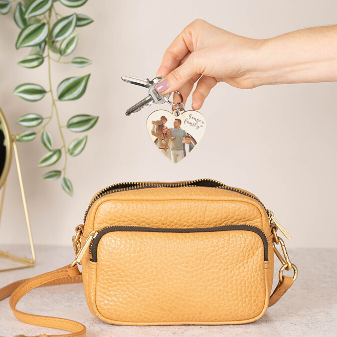 Personalizowany brelok do kluczy drewniany.