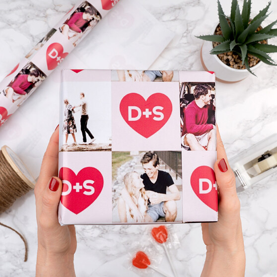 Regalo con papel personalizado Regalo con papel personalizado