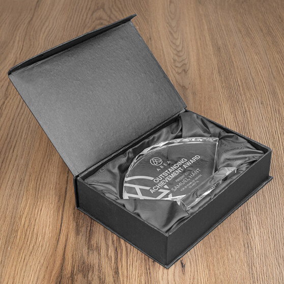 Trofeo de cristal personalizado con forma de abanico