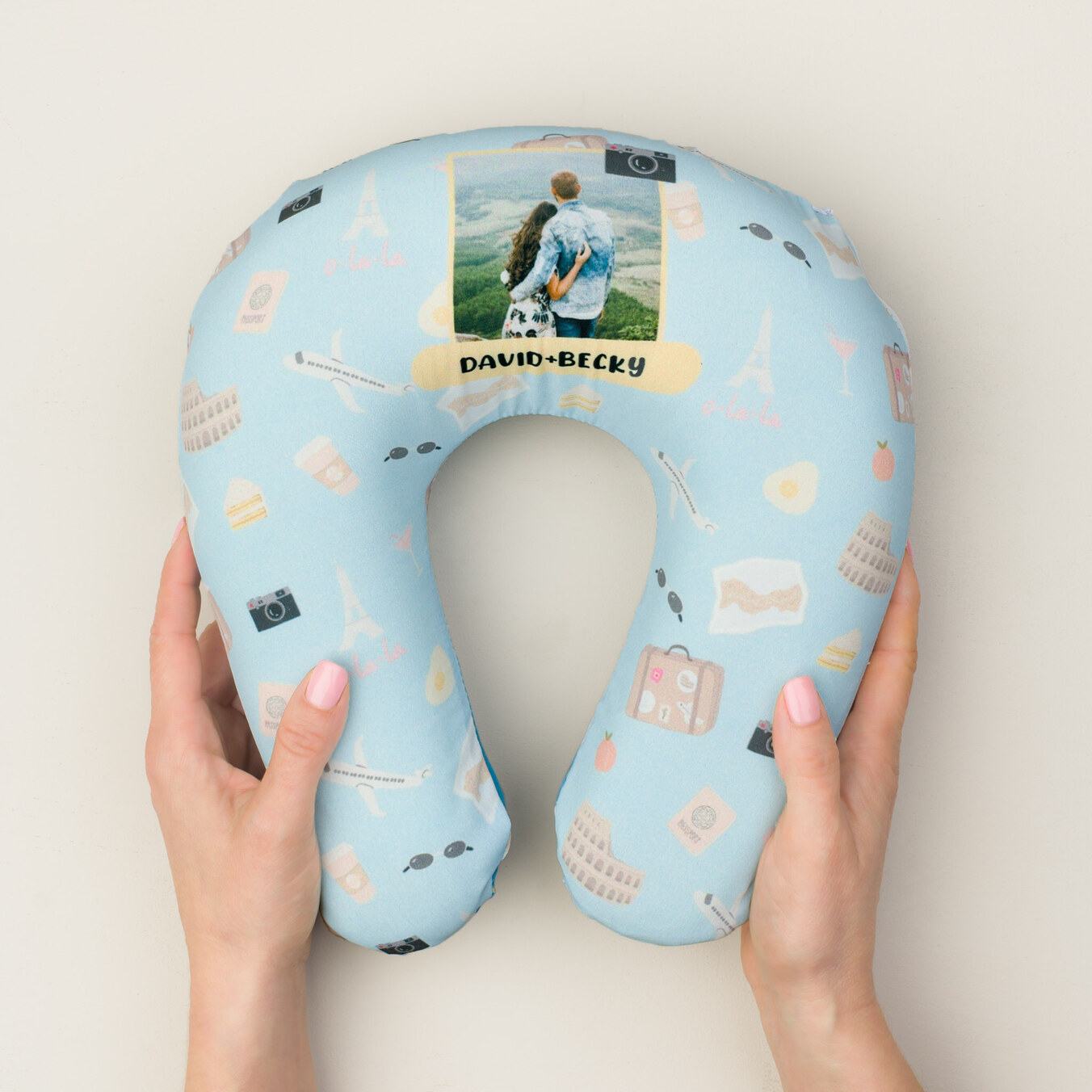 Cuscino cervicale da viaggio in viscoelastico personalizzato