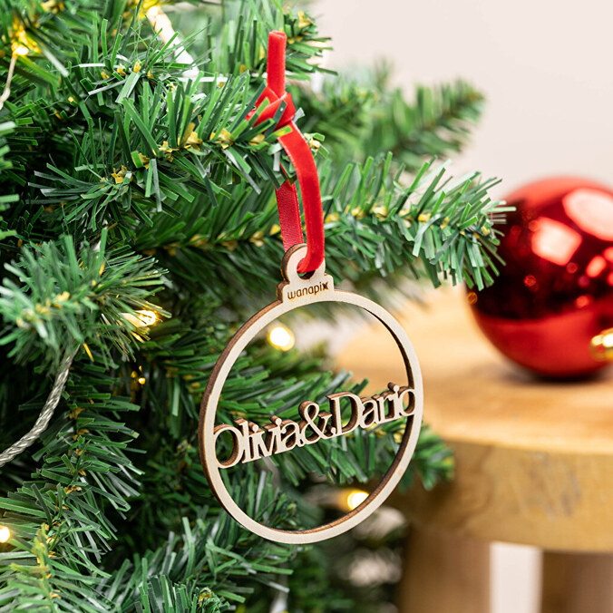 Weihnachtskugel mit personalisiertem Namen