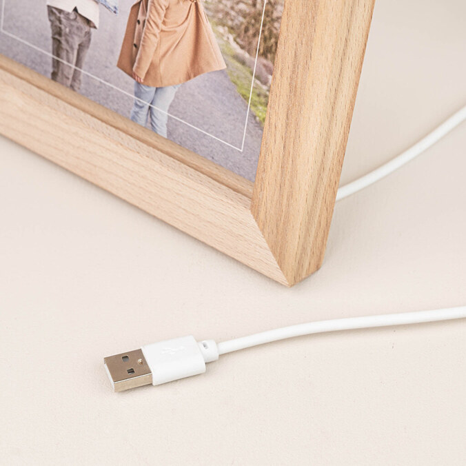 Portafoto luminoso personalizzato in legno