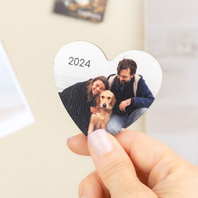 Imán de madera personalizado con forma de corazón
