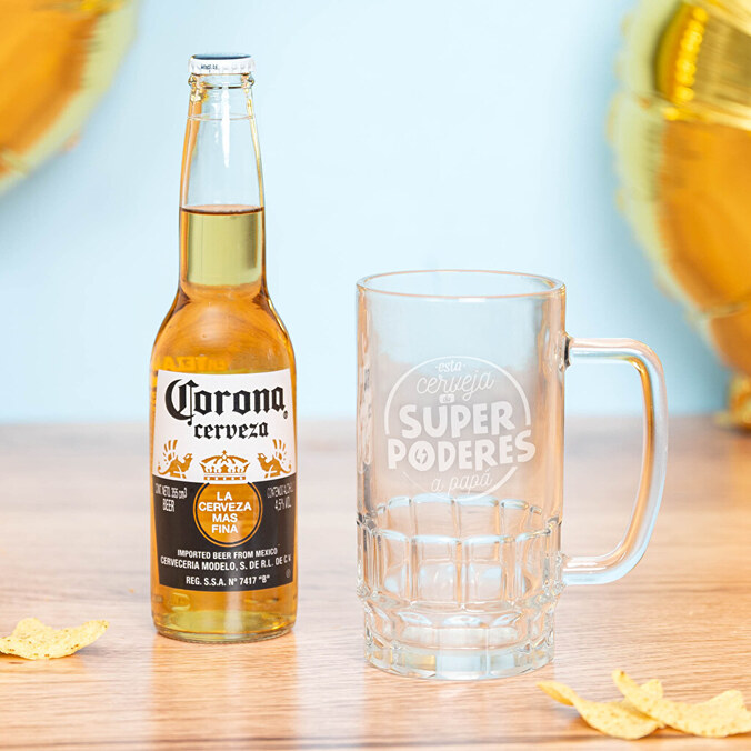 Jarra de cerveza grabada