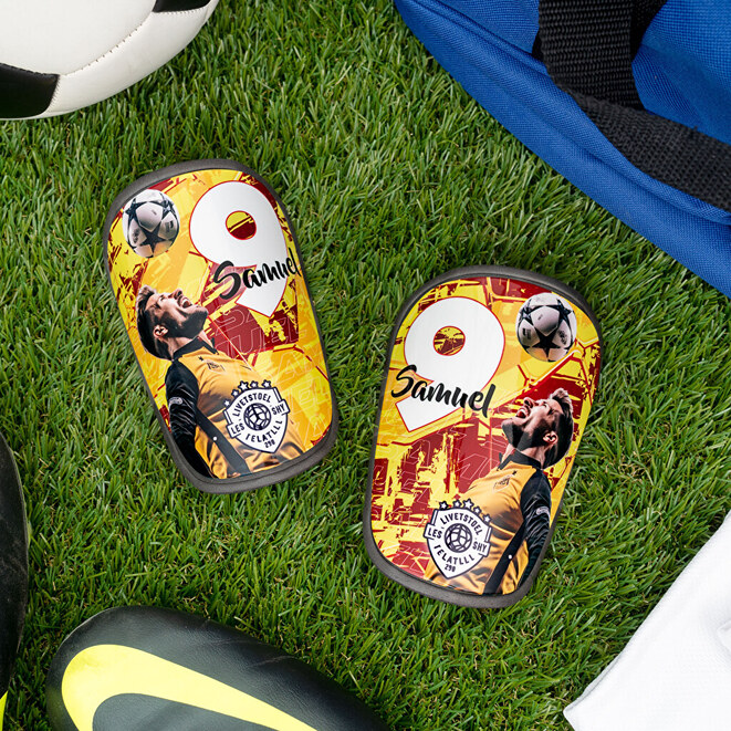 Personalised carbon fibre shin pads Personalised carbon fibre shin pads