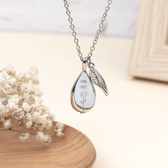 Personalised ashes pendant for storing ashes