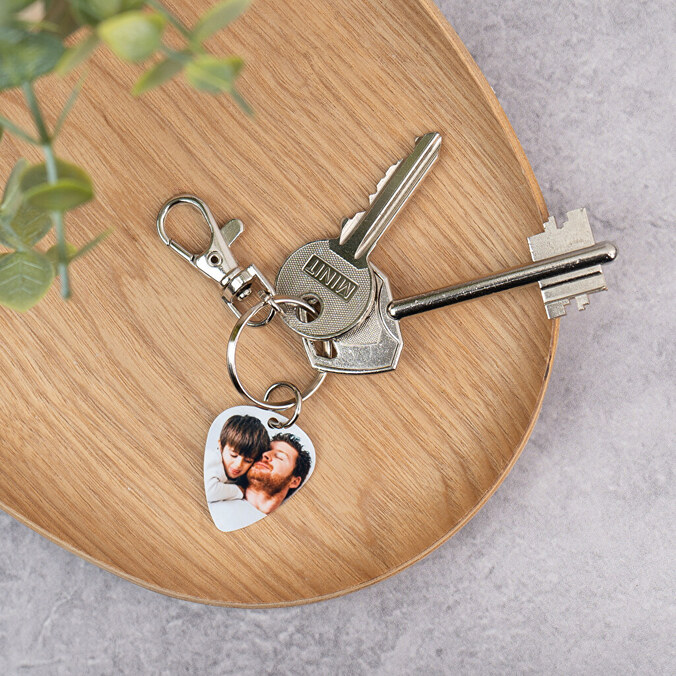Keyring with personalised guitar pick