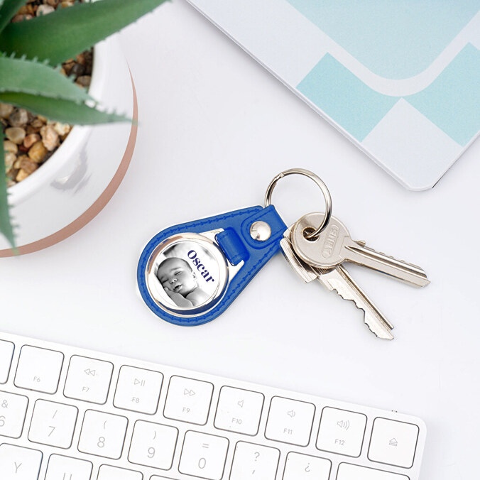 Personalised metal round keyring with leatherette