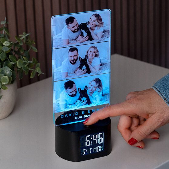 Personalised alarm clock with light and sound