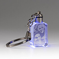 Llavero de cristal con luz