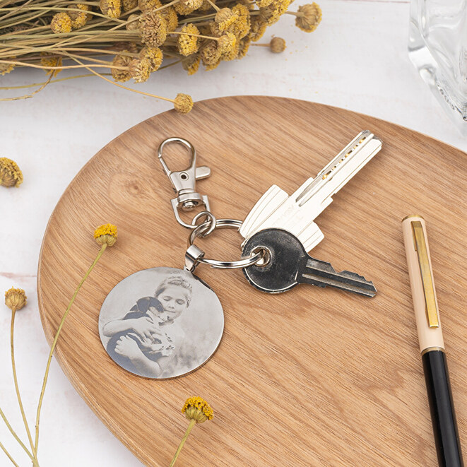 Personalised engraved round keychain Personalised engraved round keychain