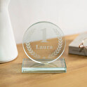 Glazen trofee graveren