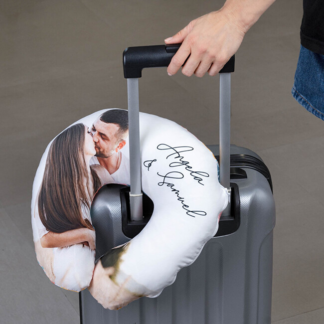 Almofada de apoio cervical para viajar personalizada