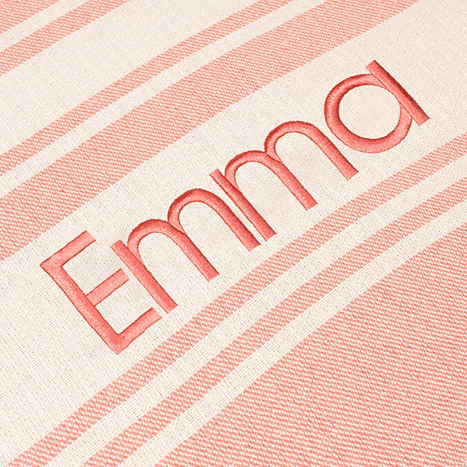 Strandtaske med broderet navn og plaid