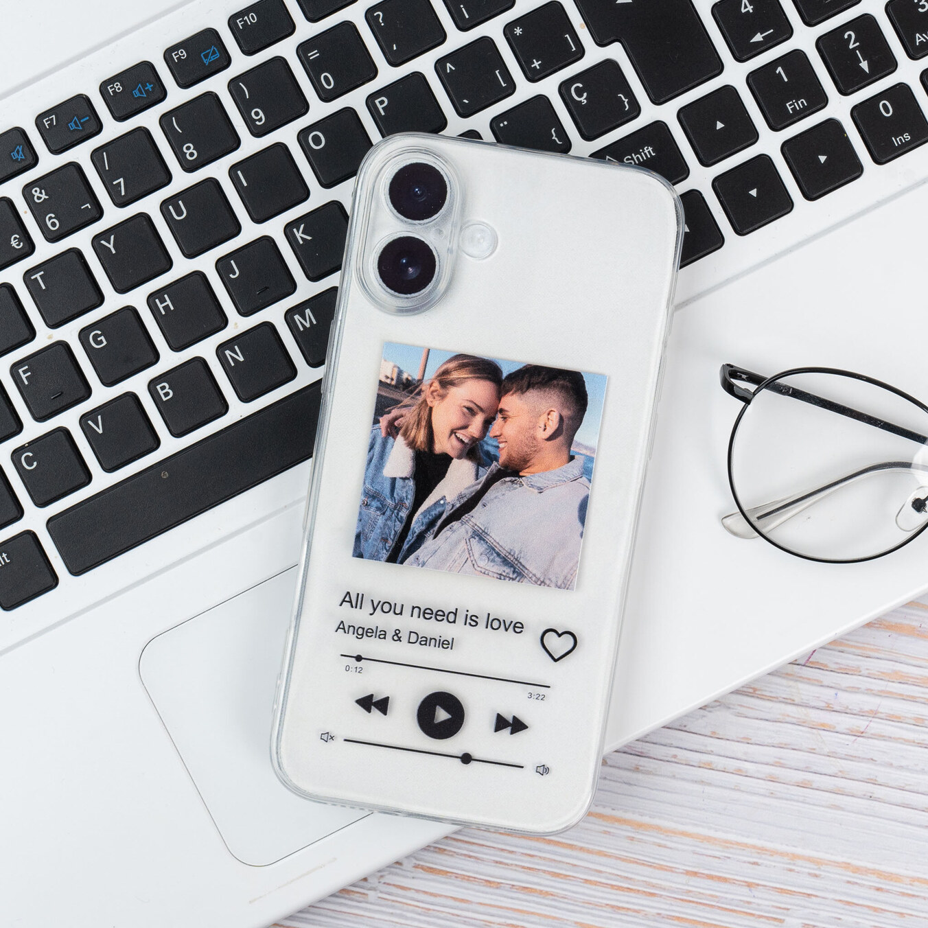 Personalised cases for iPhone 16 / 16 Pro / 16 Pro Max / 16 Plus
