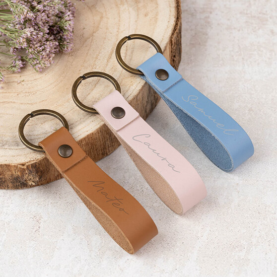 Personalisierter Schlüsselanhänger aus Leder mit Gravur