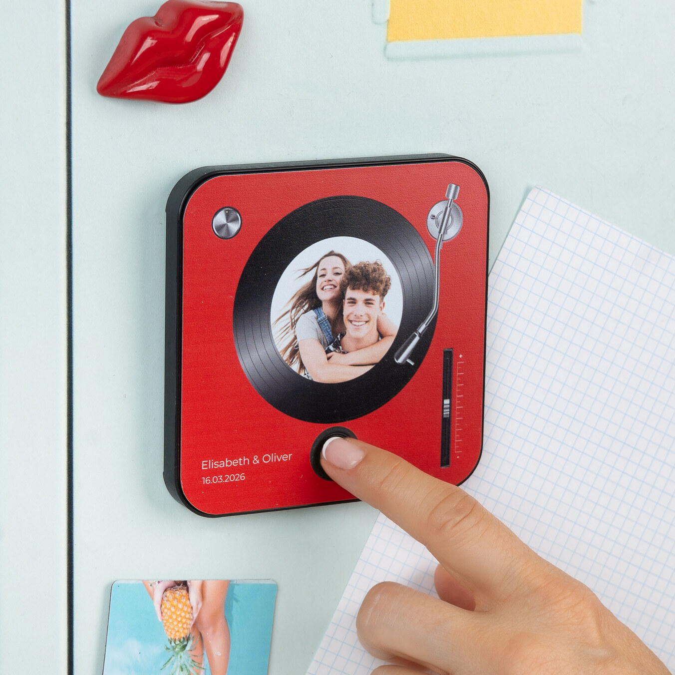 Personalised musical magnet with photo