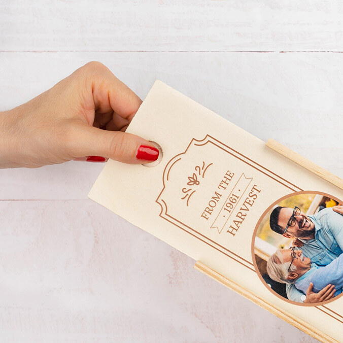 Pojedyncze personalizowane pudełko na wino + 1 butelka wina
