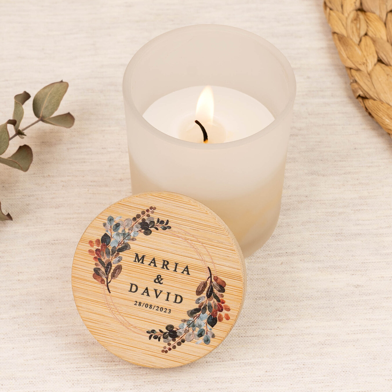 Personalised scented candle with wooden lid