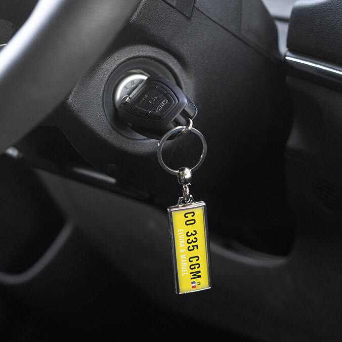 Portachiavi in metallo lungo personalizzato