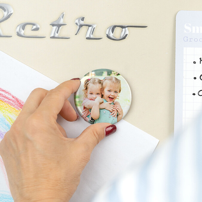 Personalised round magnet badge