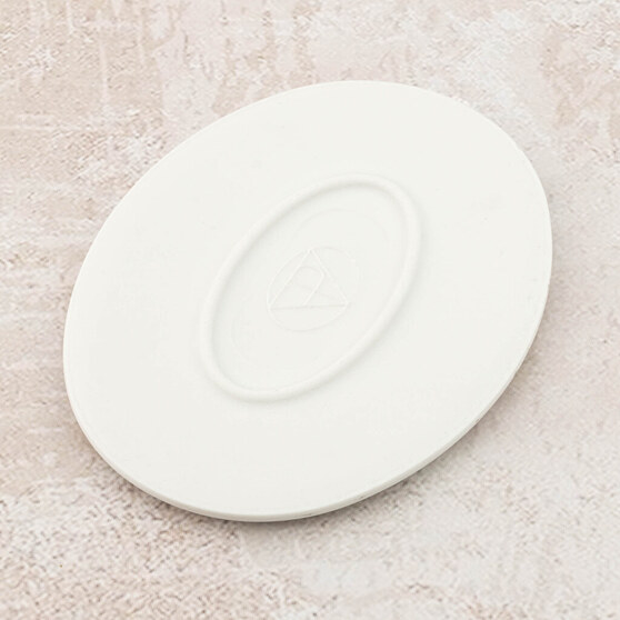 Aplicar silicone ou pasta sobre a parte traseira para colar sobre a lápida Aplicar silicone ou pasta sobre a parte traseira para colar sobre a lápida