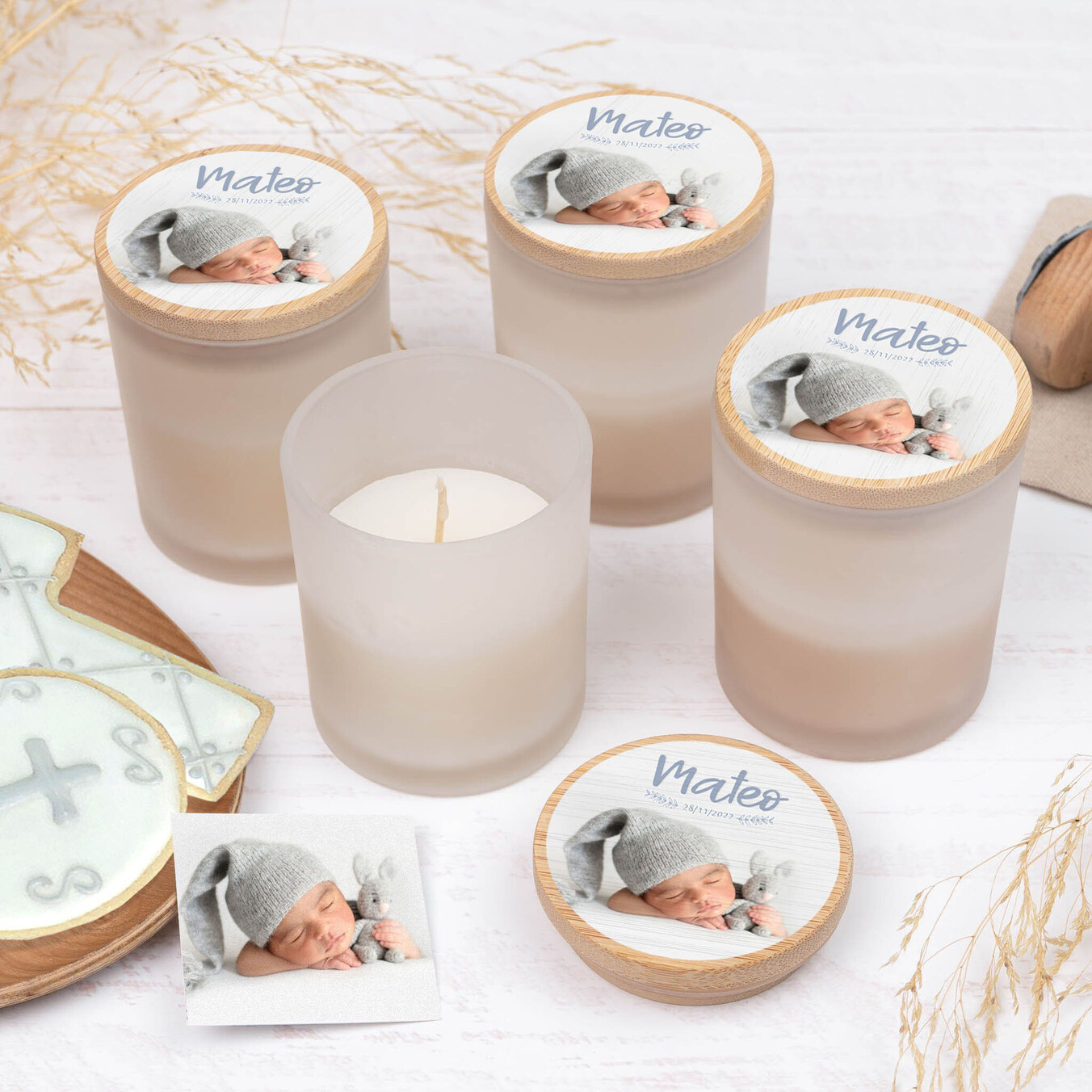 Personalised scented candle with wooden lid