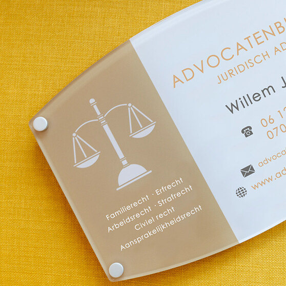 Gepersonaliseerde methacrylaat platen voor deuren en als uithangborden Gepersonaliseerde methacrylaat platen voor deuren en als uithangborden