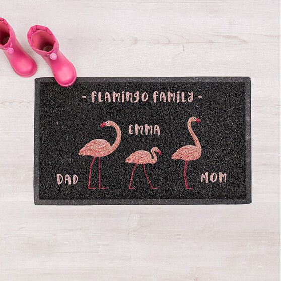 Wycieraczka z flamingami i imionami