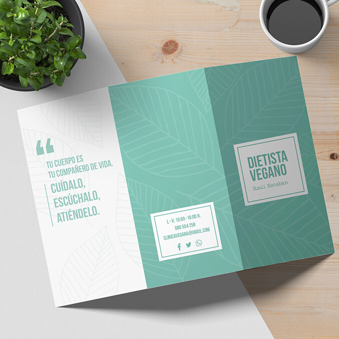 Impresión de folletos doblados dípticos y trípticos