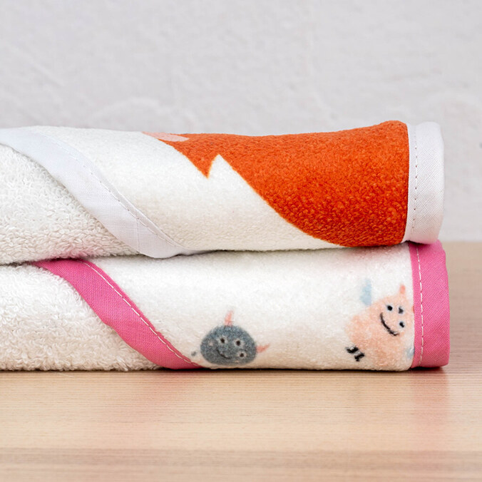 Personligt baby badehåndklæde med billede og navn