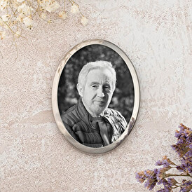 Ceramic memorial photo tile for headstones