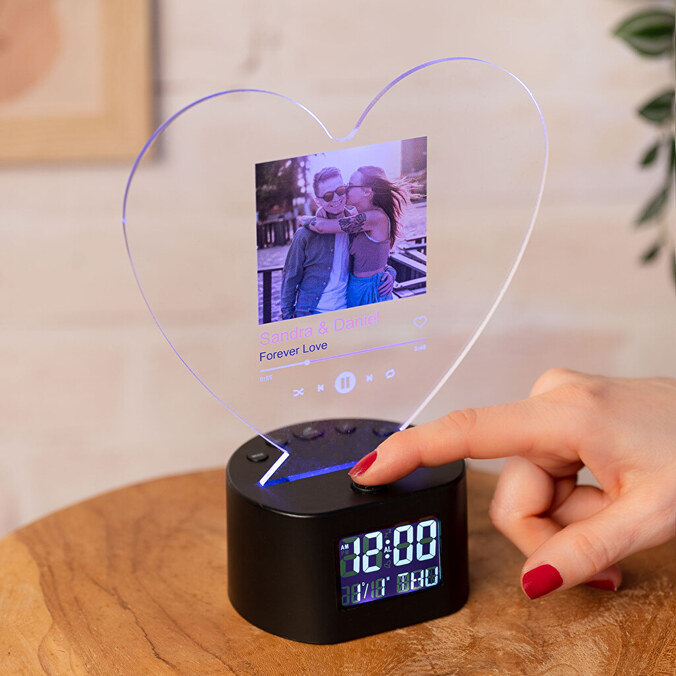 Gepersonaliseerde lichtgevende wekker