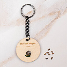 Wooden keyring with seeds