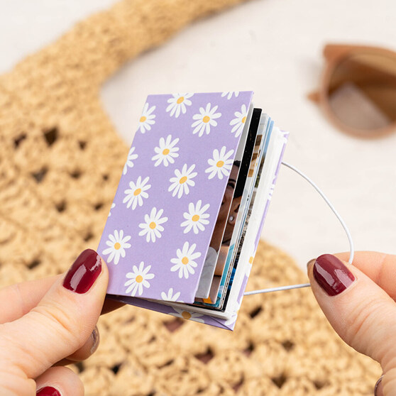 Mini photo album with elastic band