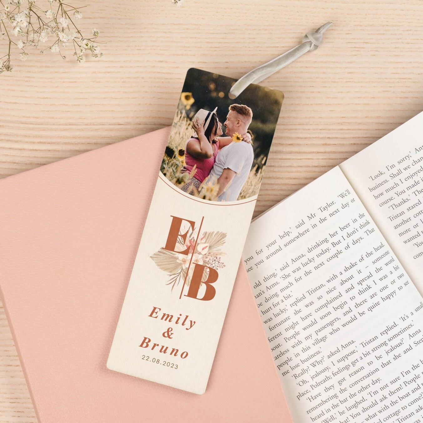 Marcapáginas de madera personalizado