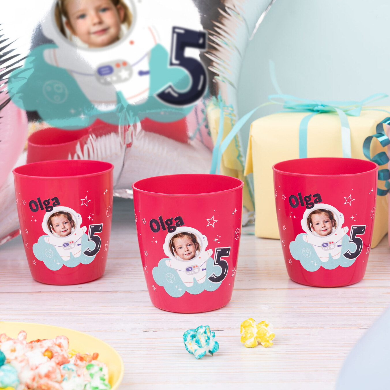 Personalised coloured plastic cup 300 ml.