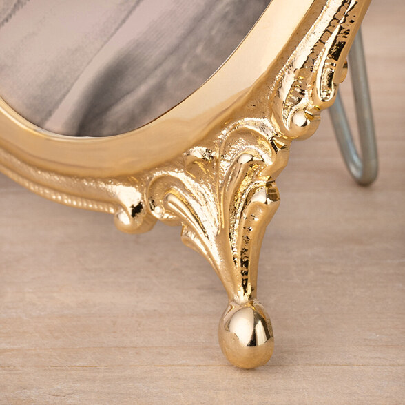 Ovale Porzellanbilder mit goldenen Stützfuß bedrucken