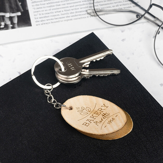 Personalizowany brelok z naturalnego drewna