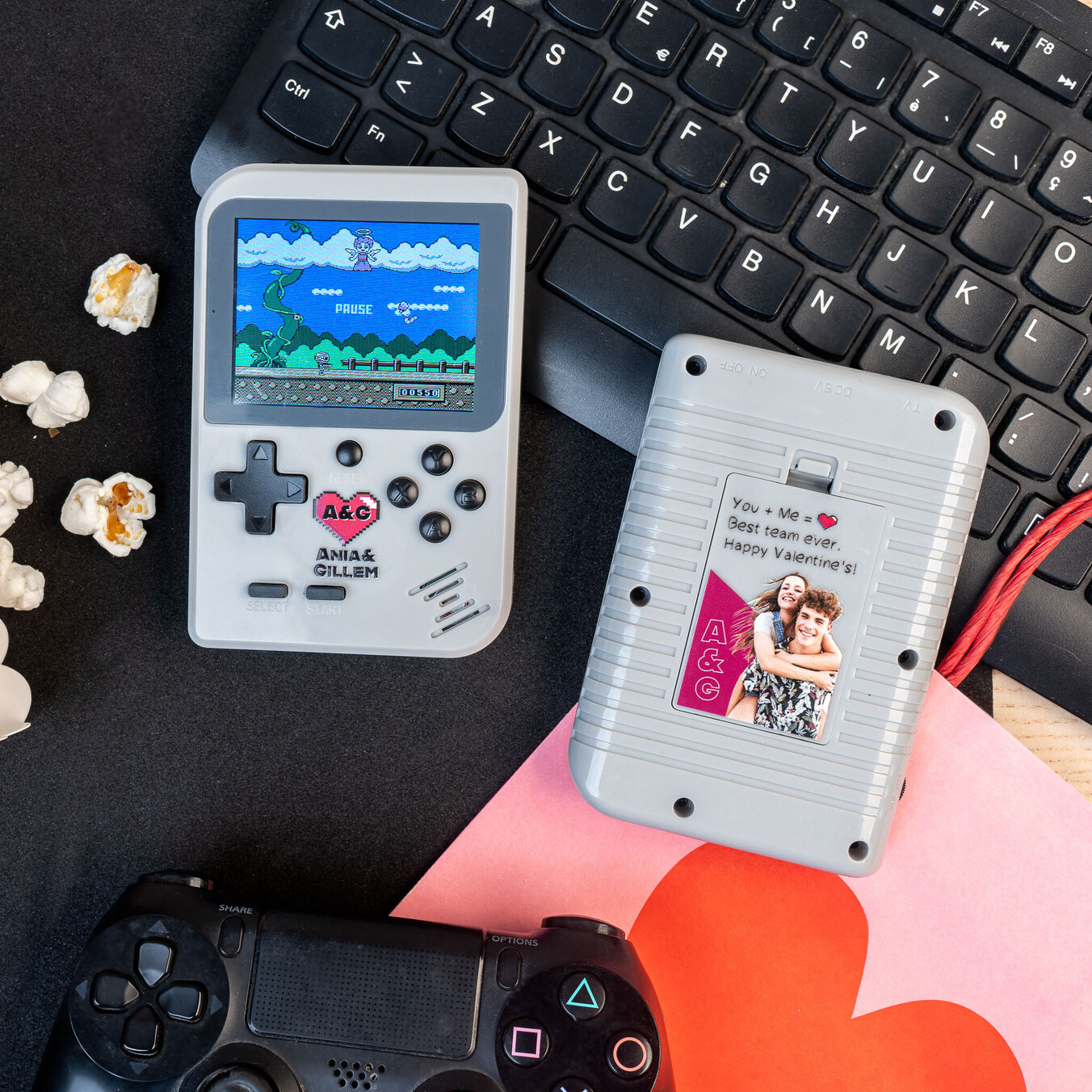 Gepersonaliseerde retro draagbare console met 256 spellen