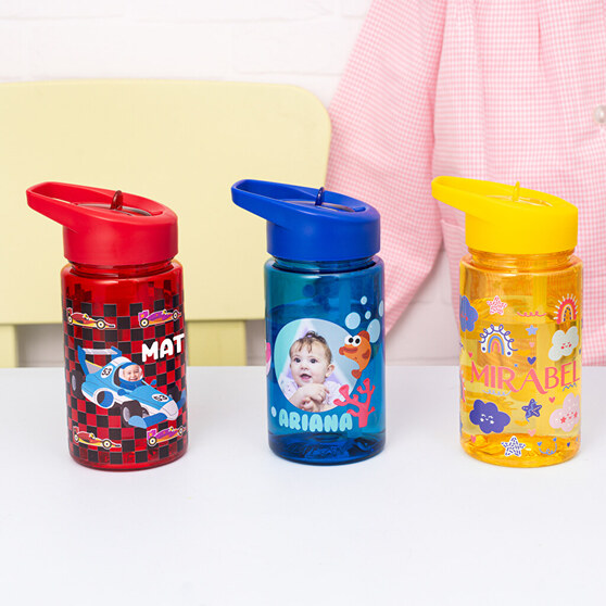 Gepersonaliseerde drinkflessen voor kindeen in diverse kleuren Gepersonaliseerde drinkflessen voor kindeen in diverse kleuren